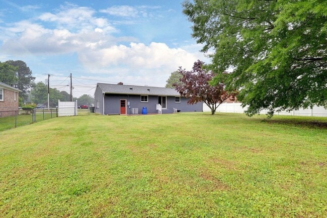 Building Photo - Nicely updated rancher!