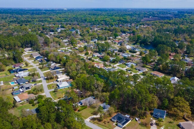 Building Photo - 4040 Red Pine Ln