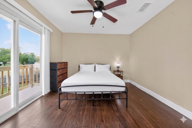 Building Photo - 2 Sweetbay Ln