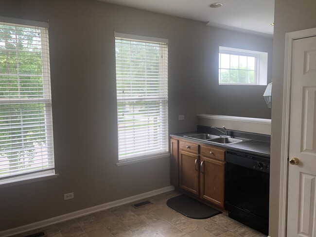 Building Photo - 754 Thornbury Ct