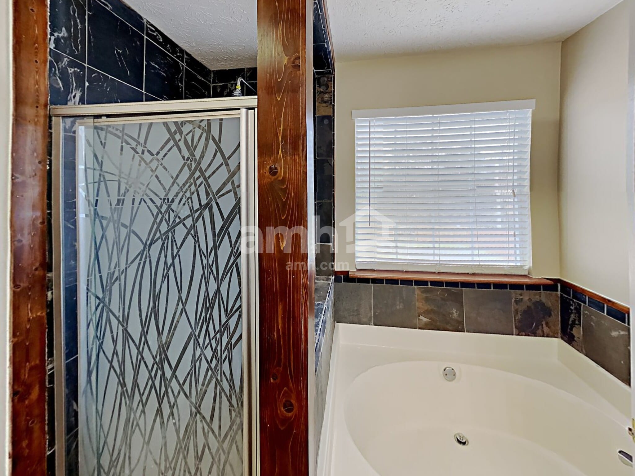 Building Photo - 4855 Lake Park Ter