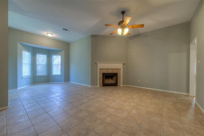 Building Photo - 2311 Lasso Dr