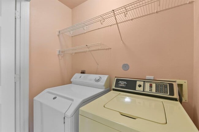 Building Photo - 3408 Glenmore Meadow Dr