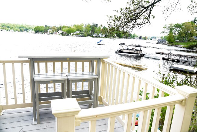 Building Photo - 12 Westover Ln