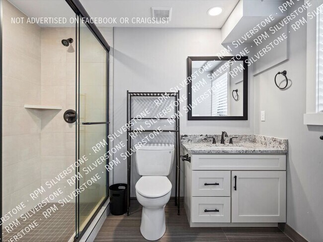 Building Photo - 1401 Walnut Blvd