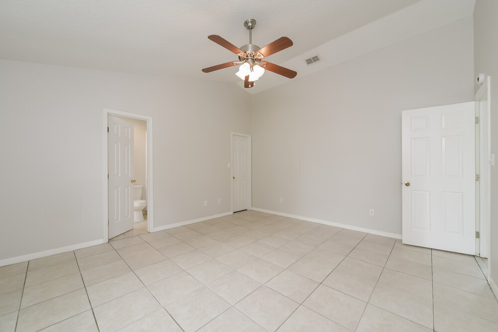Building Photo - 918 Palm Forest Ln