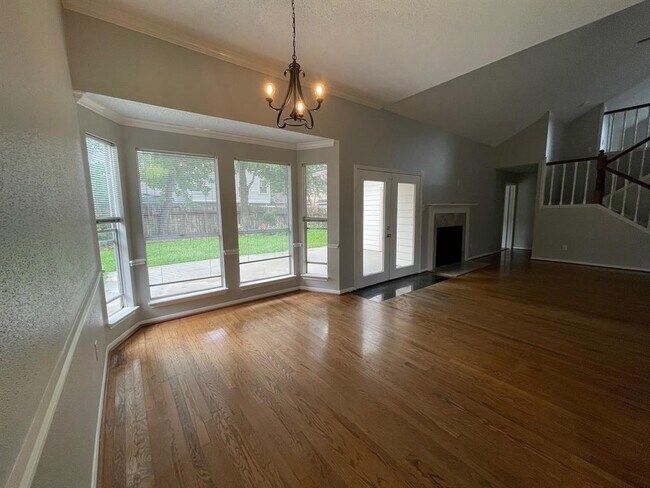 Building Photo - 2926 Lakefield Way