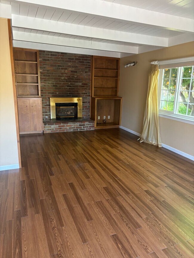 Building Photo - 1456 Live Oak Blvd