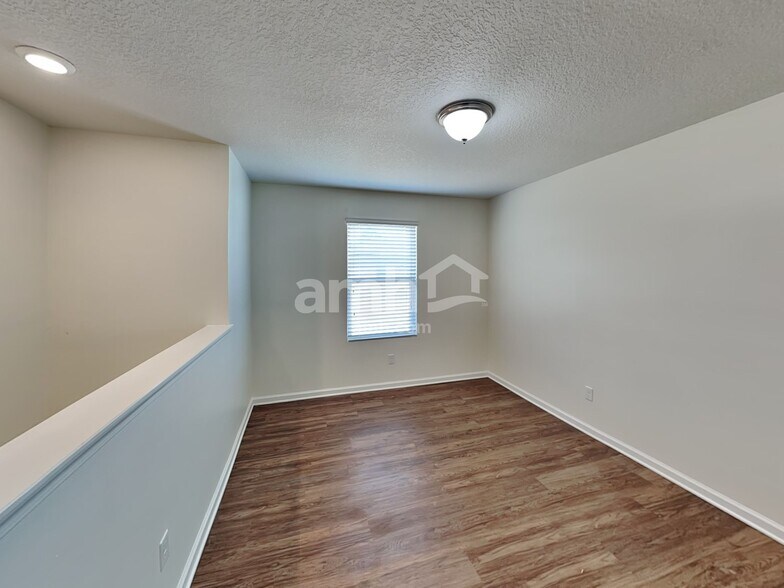 Building Photo - 205 W Jayce Wy