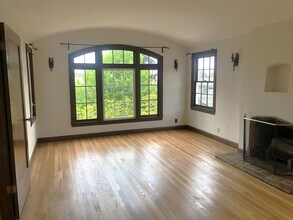 Building Photo - COMING SOON-large bedroom and is located near the north side of UCB