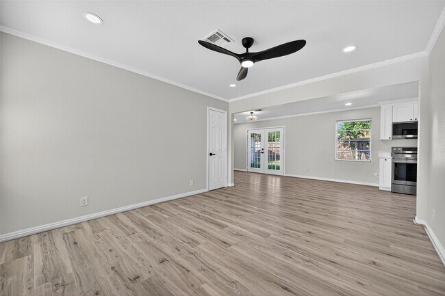 Building Photo - 1803 Foxwood Rd