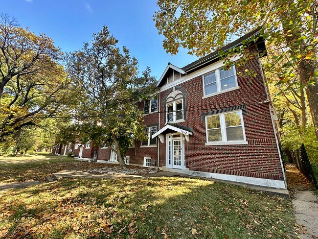Building Photo - 1514-1518-1518 McCausland Ave