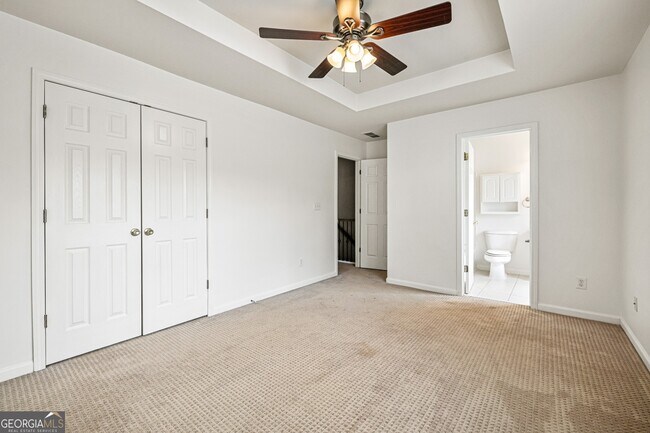Building Photo - 600 Coligny Ct