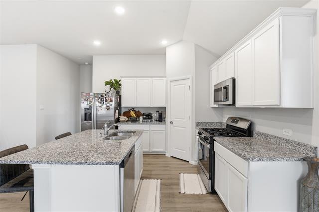 Building Photo - 3313 Redbud Flower Trl