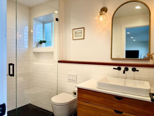 Building Photo - 3BR/2BA | Unobstructed Panoramic Views | Live Above the Fog | Intentional Living