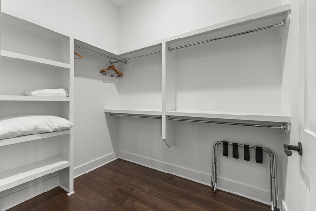 Building Photo - 1224 2nd Ave S