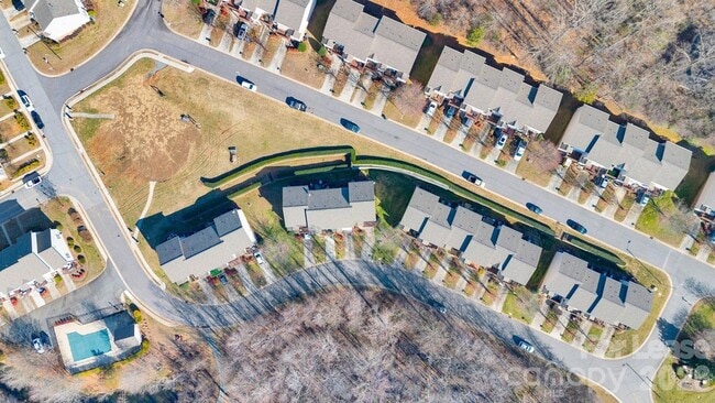 Building Photo - 163 Forest Ridge Rd