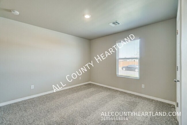 Building Photo - 10512 NW 26th St