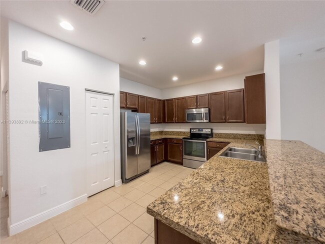 Building Photo - 865 SW 147th Ave