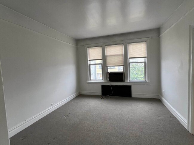 Building Photo - 147 Terhune Ave