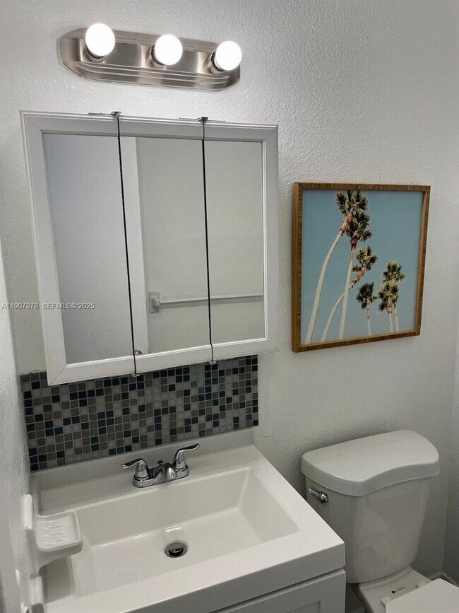 Building Photo - 241 SE 9th Ave