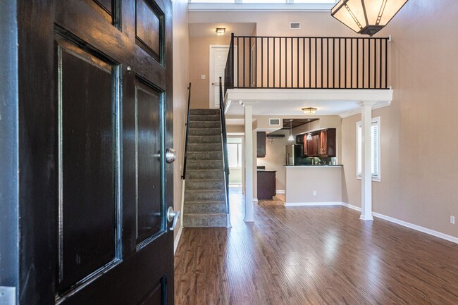 Building Photo - Adorable condo, waterfront view