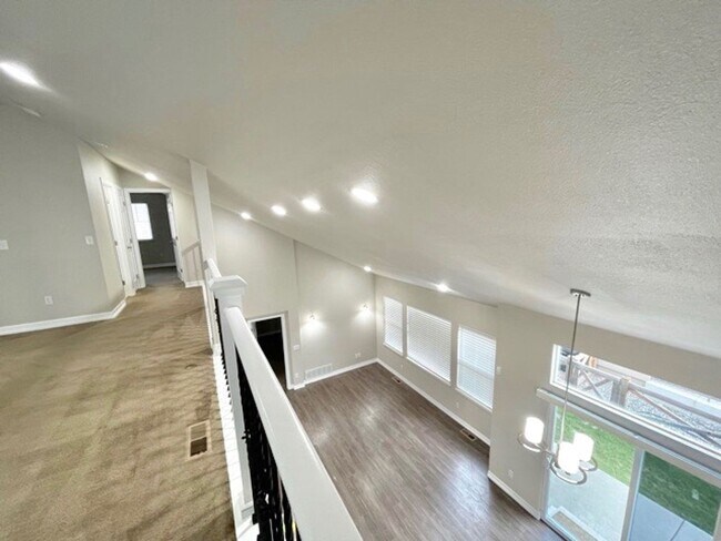 Building Photo - Stunning 4 Bed/4 Bath Home in Banning Lewis Ranch