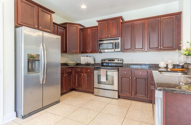Building Photo - 32 Sonata St