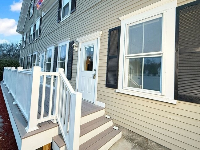 Building Photo - 264 Middlesex Rd