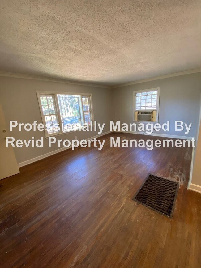 Building Photo - 328 Buntyn St