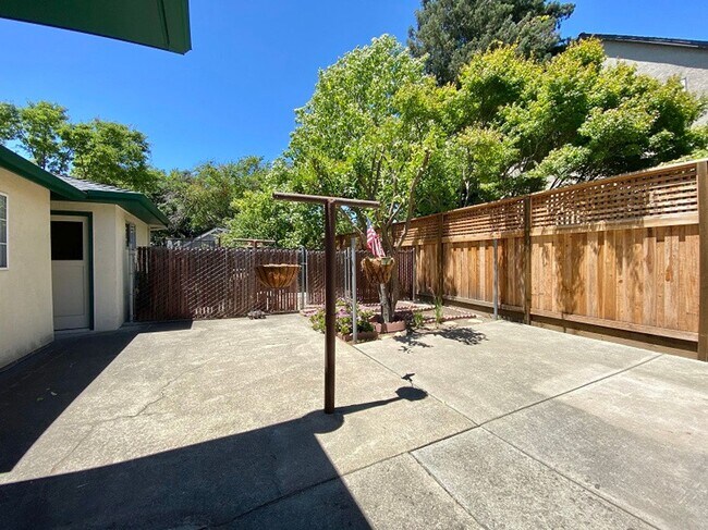 Building Photo - Beautifully Renovated 2-Bedroom Duplex Near Downtown Napa & Fuller Park