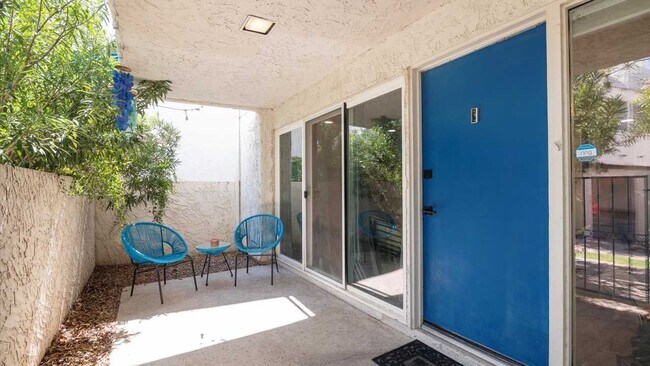Building Photo - 1143 E Sandpiper Dr
