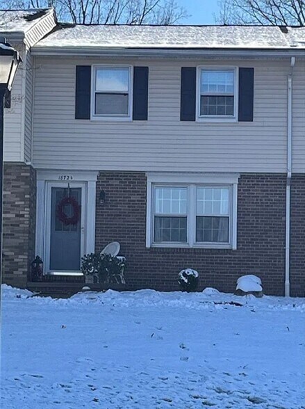 Front Entrance - 1872 Higby Dr