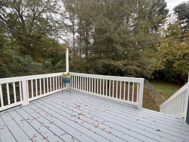 Building Photo - Newly Remodeled 2BD, 1.5BA Raleigh Townhome with a Fenced Backyard in a Prime Location