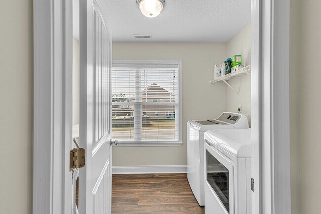 Building Photo - 301 Bear Run