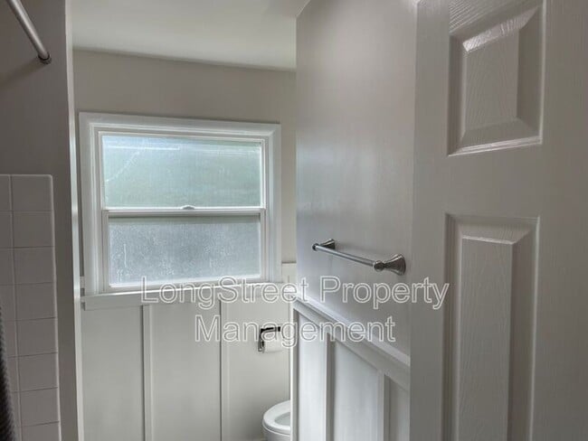 Building Photo - 11687 SE 33rd Ave