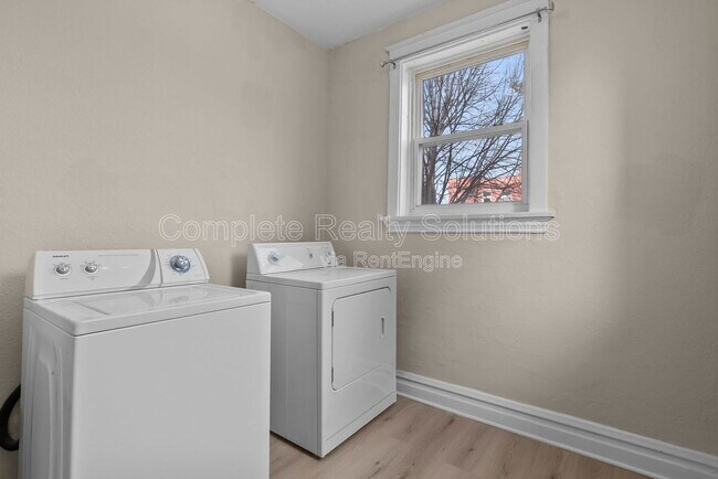 Building Photo - 4102 California Ave