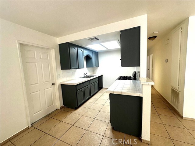 Building Photo - 10918 Maya St