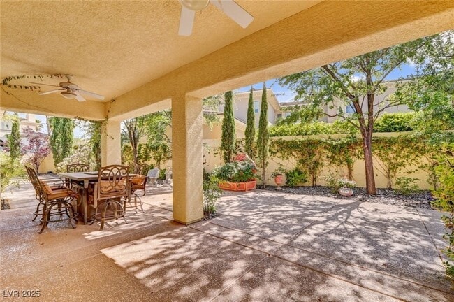 Building Photo - 209 Surtees Point St