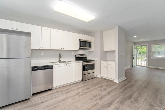 Building Photo - Chelsea Avenue