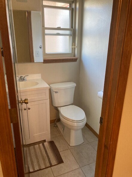 Main bath - 5887 Granby Hill Dr