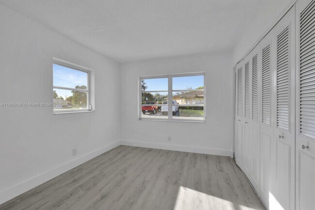 Building Photo - 4964 NW 48th Way