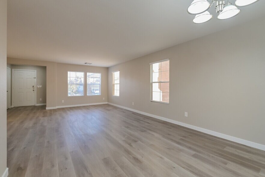 Building Photo - 1150 Calvert St