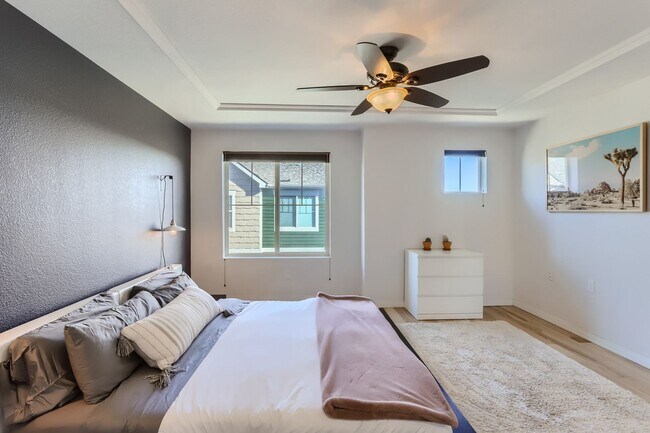 Building Photo - Spacious 2BDR Modern Townhome in Louisville