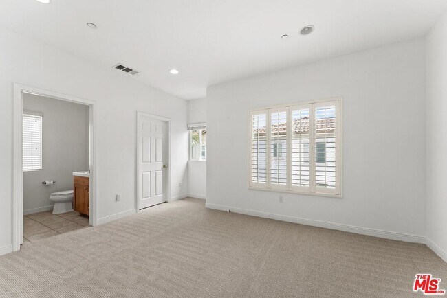 Building Photo - 5738 S Celedon Creek