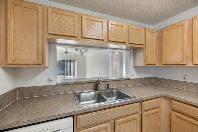 Building Photo - 3800 Woodfield Dr