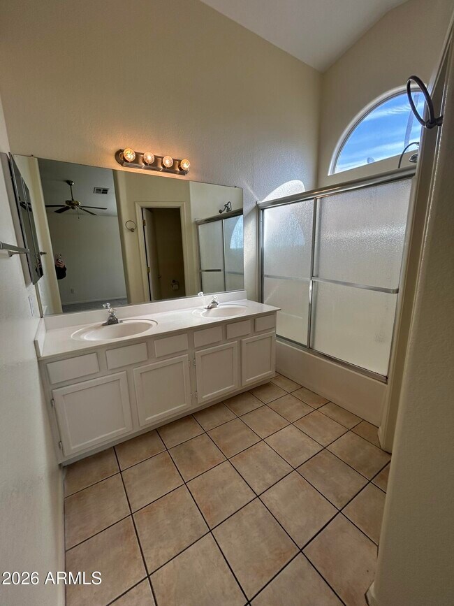 Building Photo - 51 N Del Pueblo Pl
