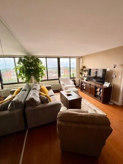 Building Photo - 2754 N Hampden Ct