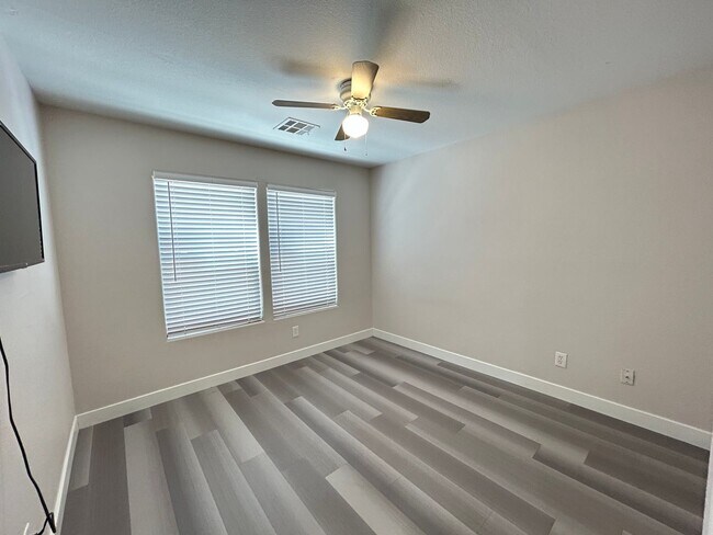 Building Photo - Desirable Split-Level 4-Bedroom Home in Southwest!