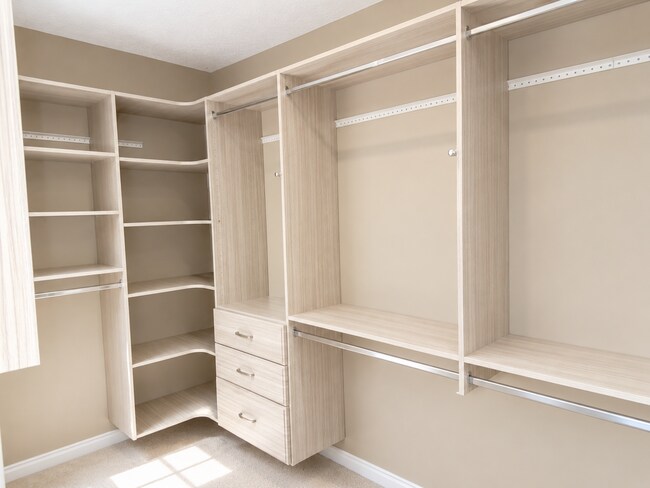 Building Photo - 243 Newfield Cir